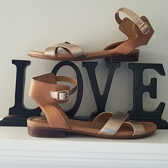 Clarks Shoes - Clark's Gold Strap Sandal 7.5